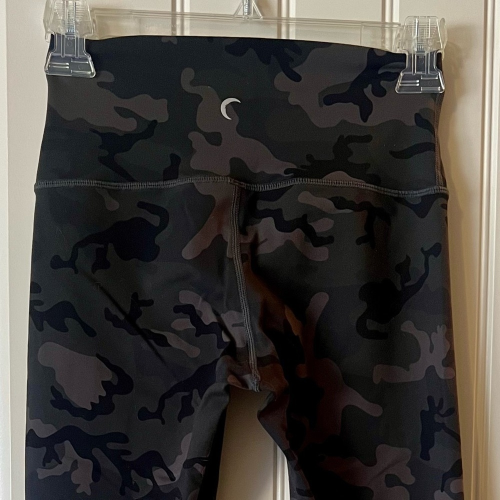 Zyia Forrest Camo Crop Leggings